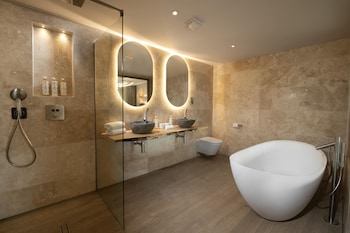 Deluxe Studio Suite