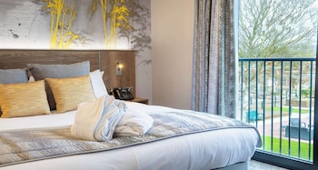 Executive Room, 1 King Bed, Balcony, Garden View