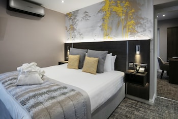 Deluxe Room, Multiple Beds, Non Smoking, Connecting Rooms