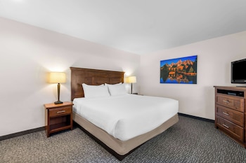 Suite, Multiple Beds, Kitchen, River View (with Sofabed, Full Kitchen)