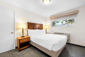 Suite, Multiple Beds, Kitchen, River View