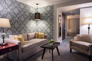 Suite, 1 King Bed with Sofa bed (Peloton)
