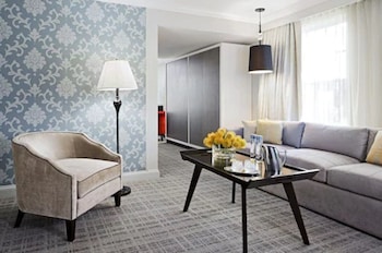 Junior Suite, 1 King Bed with Sofa bed, Accessible, Bathtub (Mob-HR)