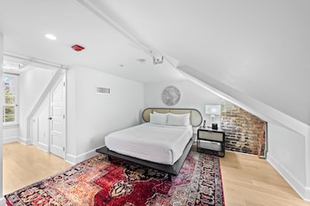 Penthouse (TownHouse)