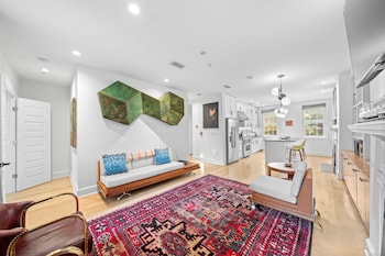 Penthouse (TownHouse)