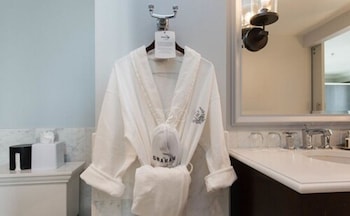 Deluxe Room, 1 King Bed