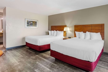 Standard Room, 2 Queen Beds, Non Smoking, Refrigerator & Microwave (Pet Friendly)