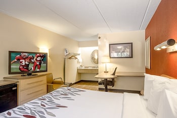 Deluxe Room, 1 King Bed, Accessible (Smoke Free)