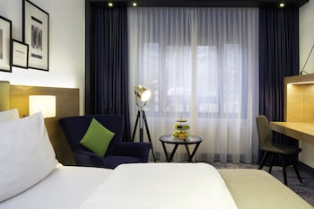 Standard Room, 1 Queen Bed (Top Floor)