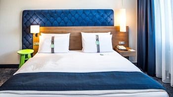 Standard Room, 1 Queen Bed (Top Floor)