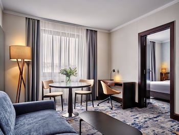 Suite, 1 Bedroom, Kitchenette (with Living Area)