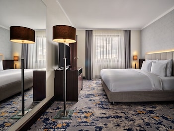 Business Suite, 1 Bedroom (Living and Dining Area)