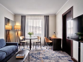 Suite, 1 Bedroom, Kitchenette (with Living Area)