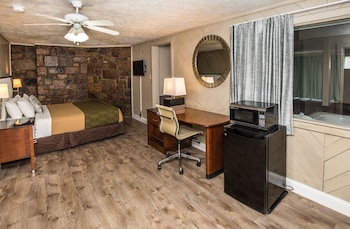 Deluxe Suite, 1 King Bed, Non Smoking