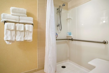 Room, 1 King Bed, Accessible, Bathtub (Hearing)
