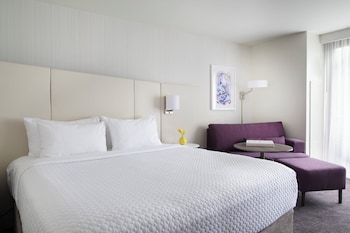 Standard Room, 1 King Bed (Worklife)