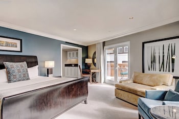 Luxury Room, 1 King Bed (Slope View)