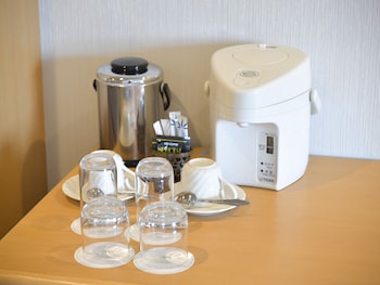 Corner Deluxe Twin Room, Non-Smoking (West Wing)