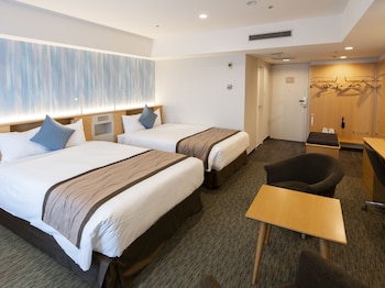 Corner Deluxe Twin Room, Non-Smoking (West Wing)