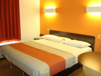 Standard Room, 1 Queen Bed, Non Smoking