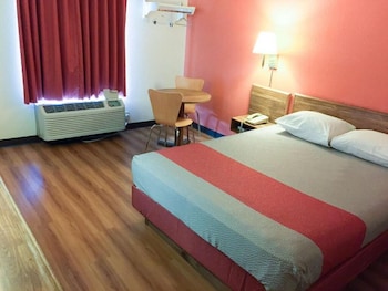 Standard Room, 1 Queen Bed, Non Smoking