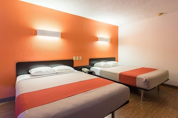 Deluxe Room, 2 Queen Beds, Mobility Accessible, Non Smoking