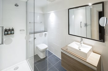 Premium Room, 1 Queen Bed, Club Lounge Access (Lounge Access)