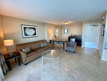 Studio Suite, 1 King Bed, Non Smoking, Oceanfront