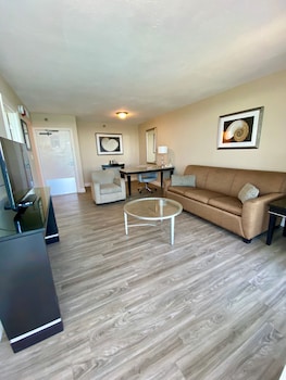 Suite, 1 King Bed with Sofa bed, Non Smoking