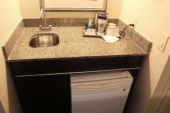 Premium Suite, 1 King Bed with Sofa bed, Balcony, Corner (Non Smoking)