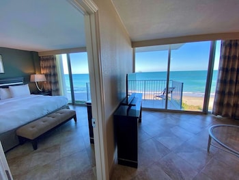 Suite, 1 King Bed with Sofa bed, Non Smoking
