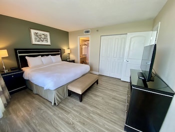Suite, 1 Bedroom, Non Smoking, Oceanfront (with 2 person Sofa Bed)