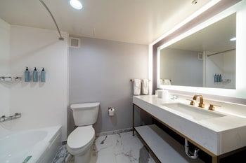 Room, 2 Queen Beds (Mobility Accessible, Roll-In Shower)