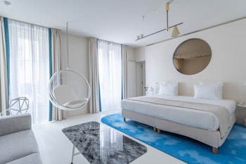 Superior Connecting Room 2 Bedrooms,complimentary soft minibar,courtesy tray,Chromecast,digitalpress