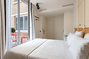 Double Room Terrace - Complimentary soft minibar, courtesy tray, Chromecast and digital press