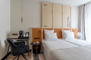 Family Room, 4 bedrooms, complimentary soft minibar, courtesy tray, Chromecast, digital press