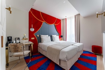 Twin Room - Complimentary soft minibar,courtesy tray, Chromecast and digital press