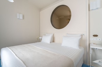 Triple Room - Complimentary soft minibar,courtesy tray, Chromecast and digital press