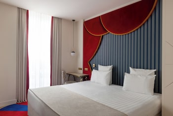 Privilege Room - Complimentary soft minibar,courtesy tray, Chromecast and digital press