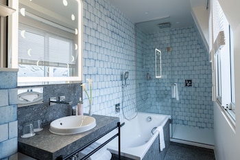 Executive Family Room, 2 Bedrooms,complimentary soft minibar,courtesy tray,Chromecast, digital press