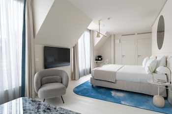 Privilege Room, Terrace, complimentary soft minibar, courtesy tray, Chromecast, digital press