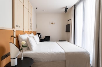 Double Room Terrace - Complimentary soft minibar, courtesy tray, Chromecast and digital press