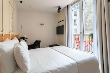 Double Room Terrace - Complimentary soft minibar, courtesy tray, Chromecast and digital press