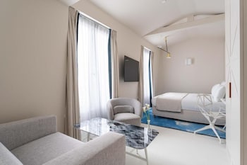 Executive Family Room, 2 Bedrooms,complimentary soft minibar,courtesy tray,Chromecast, digital press