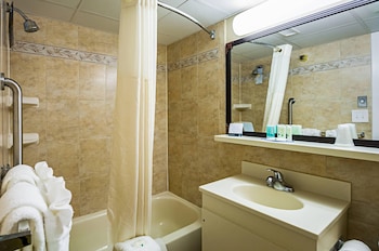 Room, Oceanfront, 1 King Bed & Sofa, Kitchenette