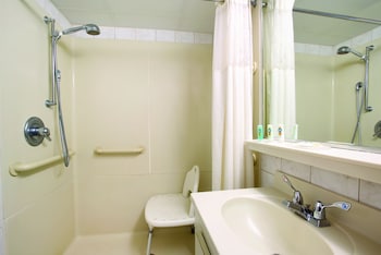 Oceanfront Room, 2 Double Beds and Sofa, Kitchenette, Accessible