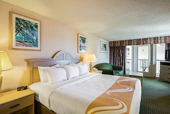 Room, Atrium Exterior, 1 King Bed & Sofa, Kitchenette( stairs only)
