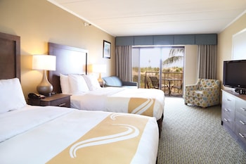 Oceanfront Room, 2 Queen Beds and Sofa, Accessible