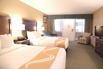 Room, Atrium Exterior, 2 Queen Beds & Sofa, Kitchenette (stairs only)