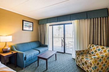 Room, Oceanfront, 2 Queen Beds & Sofa, Kitchenette